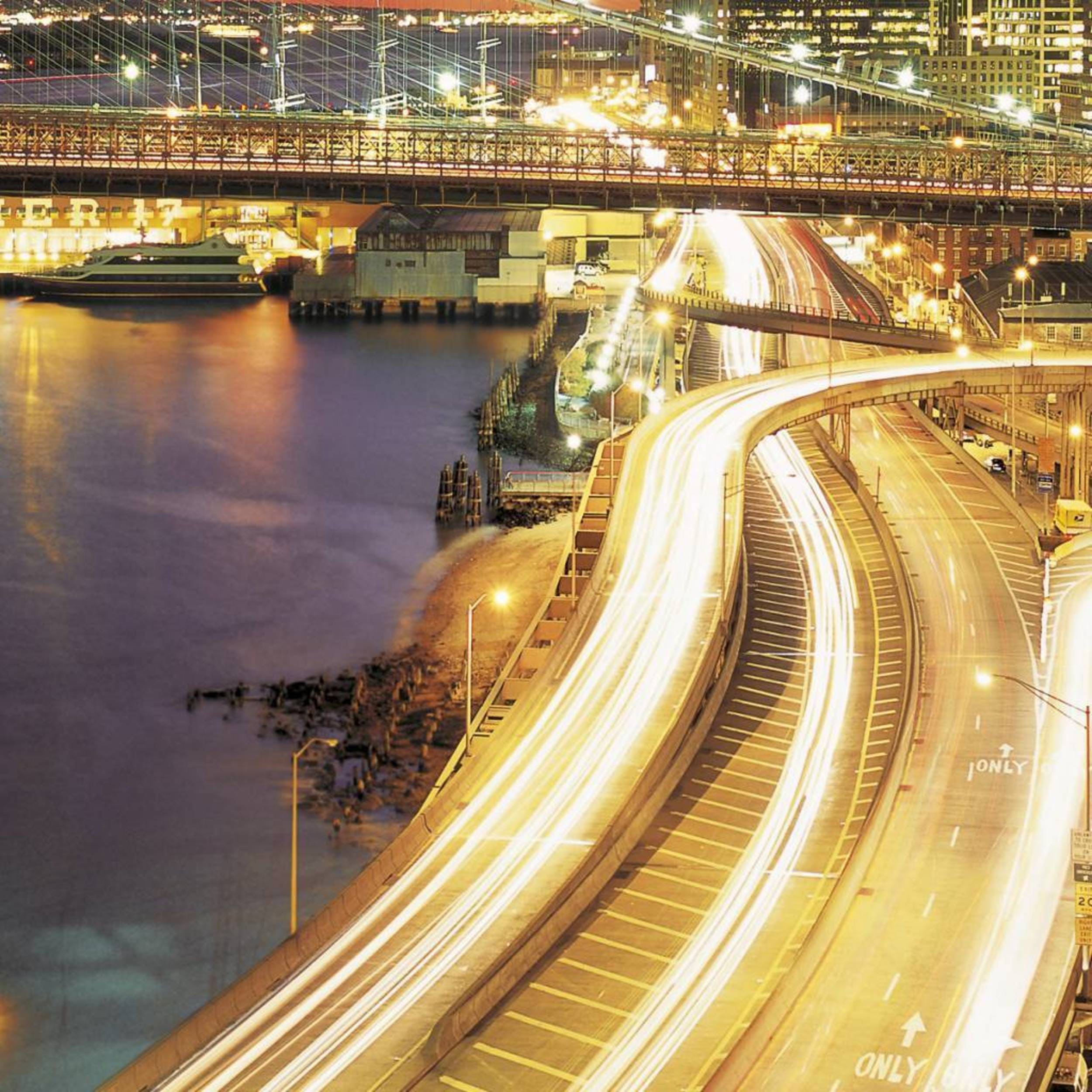 Komar NYC Lights Wall Mural National Geographic 368x254cm | Yourdecoration.com