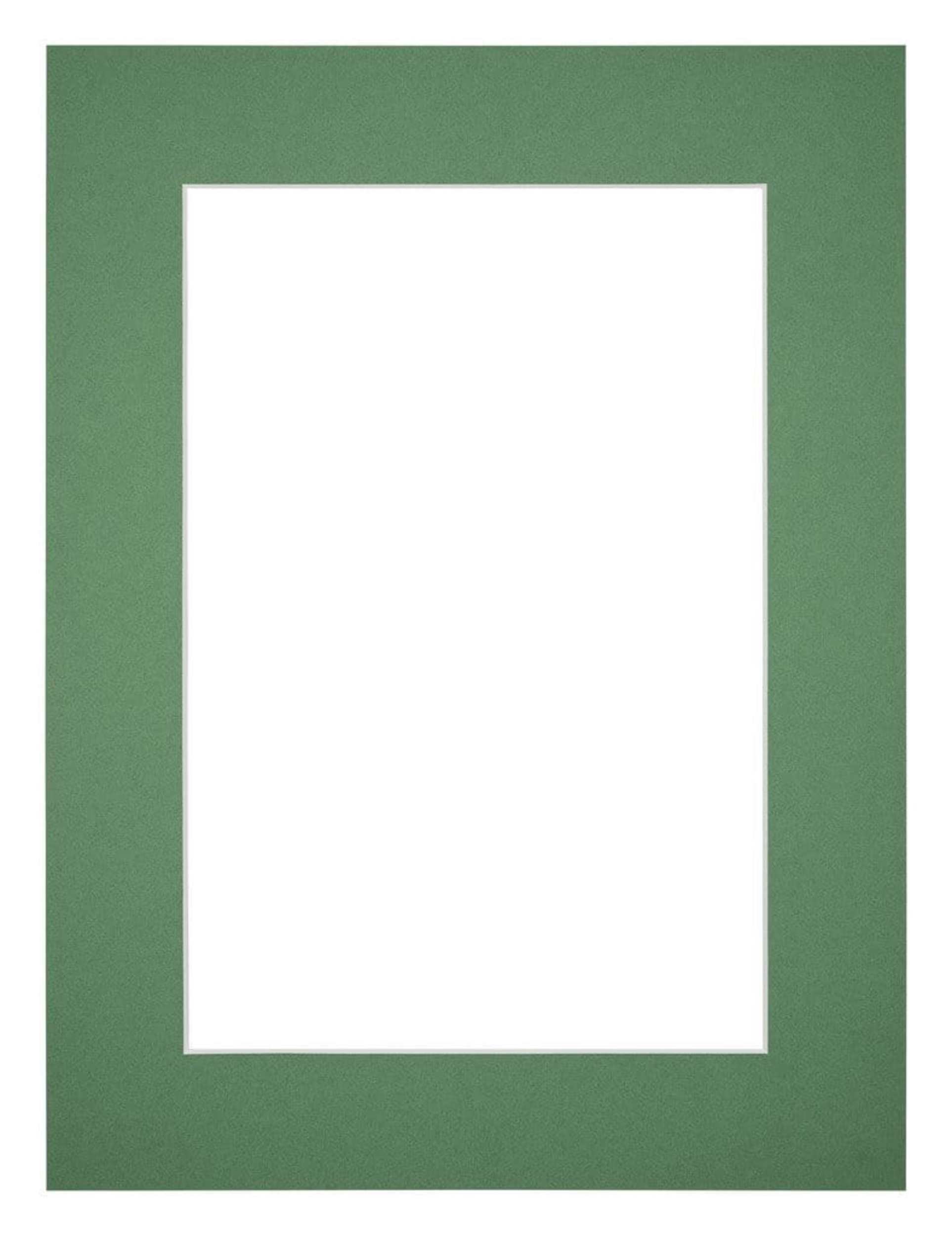 Passe Partout 30x40cm Carton Green Forest Edge 5cm Straight Front | Yourdecoration.com