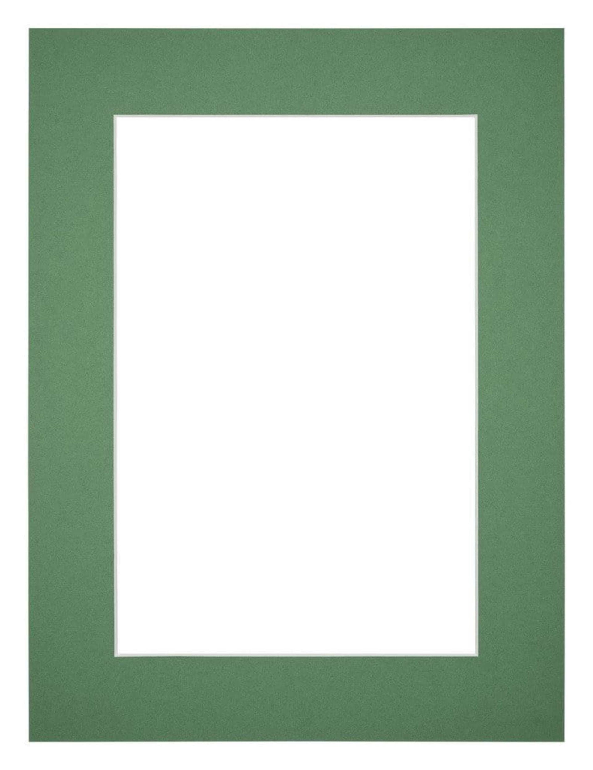 Passe Partout 60x80cm Carton Green Forest Edge 5cm Straight Front | Yourdecoration.com