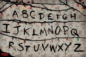 Pyramid Stranger Things R U N Poster 91,5x61cm | Yourdecoration.com