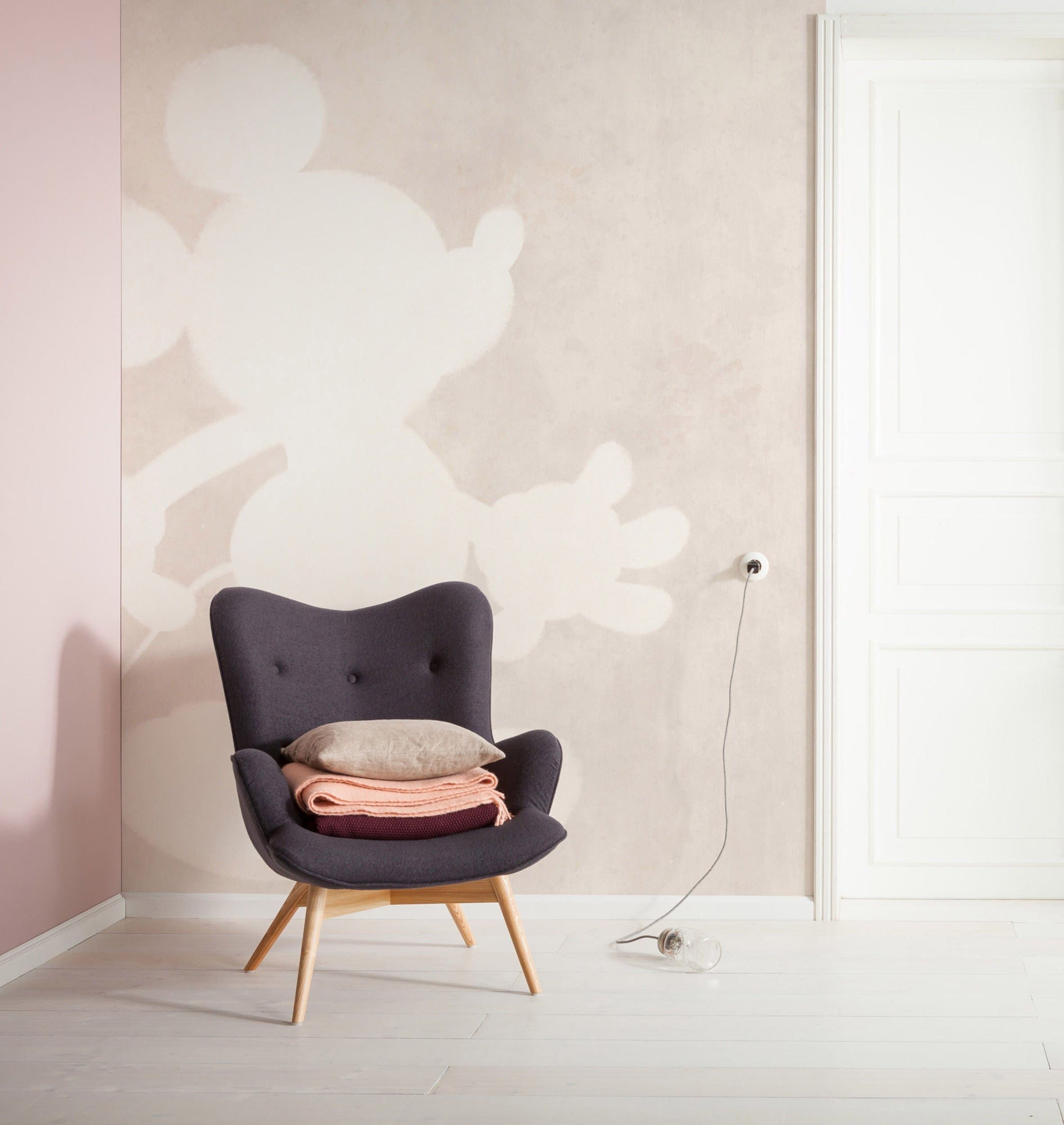 Komar Non Woven Wall Mural Iadx4 052 Mickey Contour Interieur | Yourdecoration.com