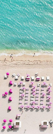 Komar Pink Umbrella Non Woven Wall Mural 100x250cm 1 baan | Yourdecoration.com