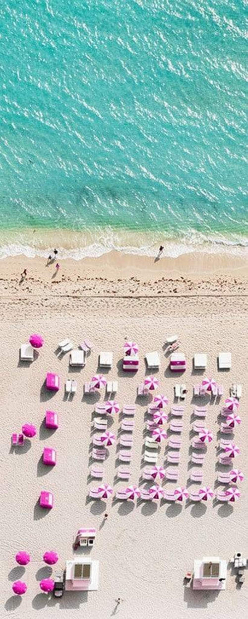 Komar Pink Umbrella Non Woven Wall Mural 100x250cm 1 baan | Yourdecoration.com